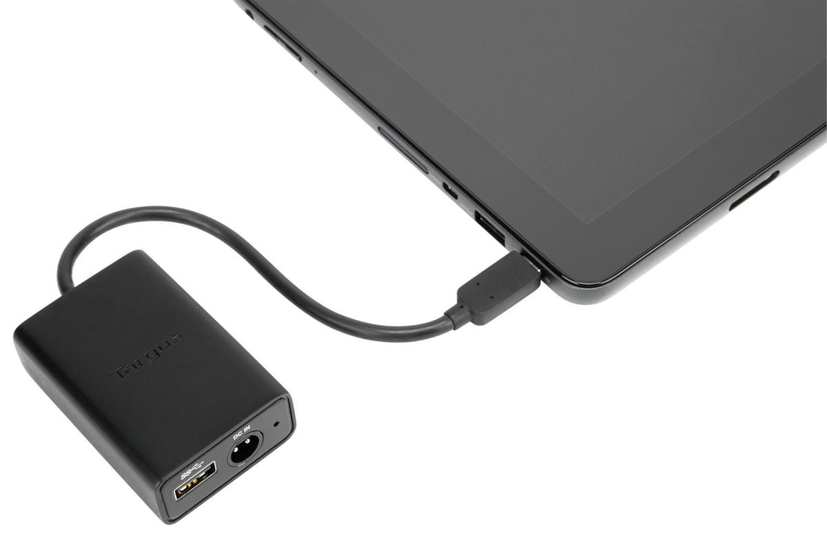 USB-c Multiplexer Adapter Black