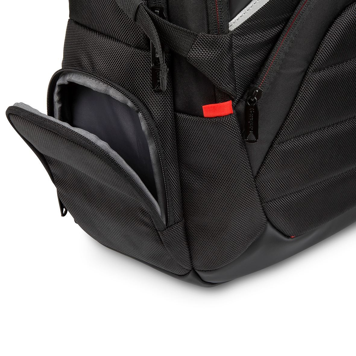Strike - 17.3in Gaming Notebook Backpack - Black / Red
