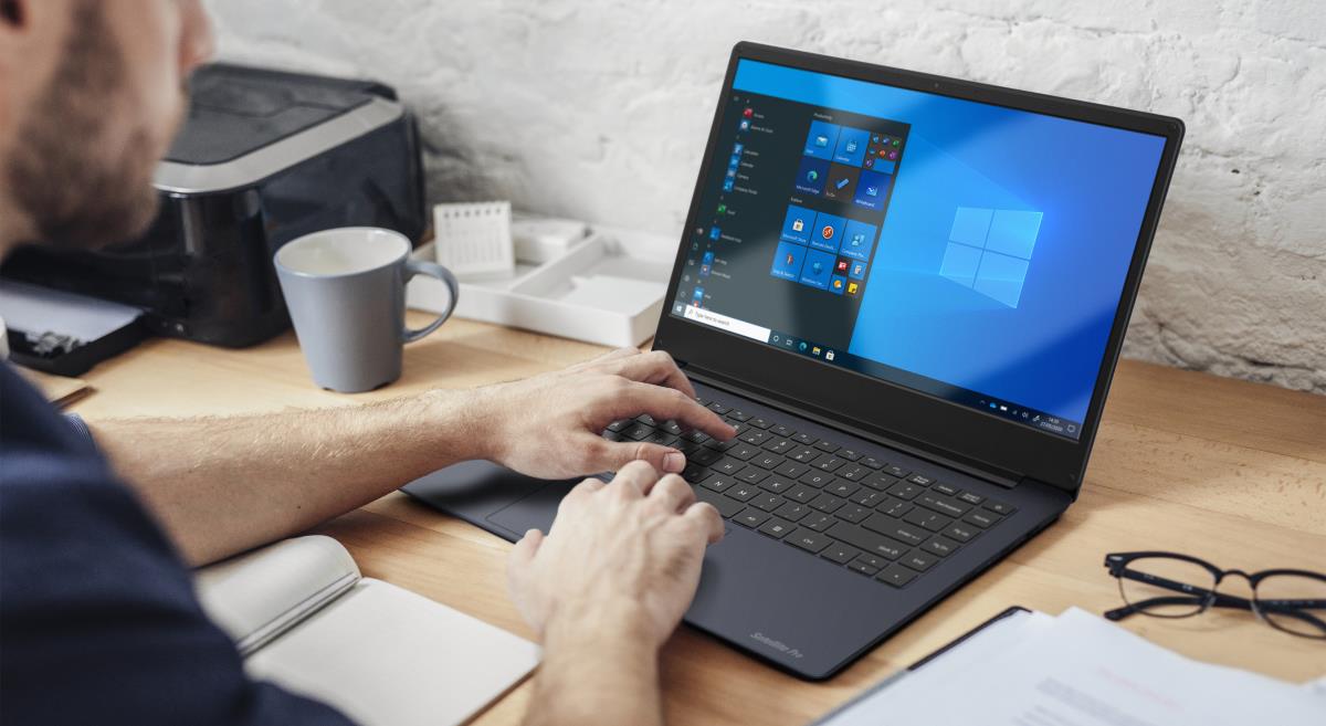 Satellite Pro C40-h-115 Onyx Blue - 14in - i3 1005g1 - 8GB Ram - 256GB SSD - Win10 Home - Azerty Belgian