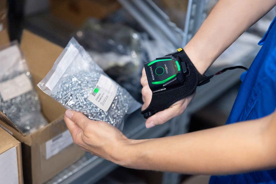 Codiscan Intelligent Hands-free Wearable 2d Scanner - Standard Range - Bluetooth - Black/green