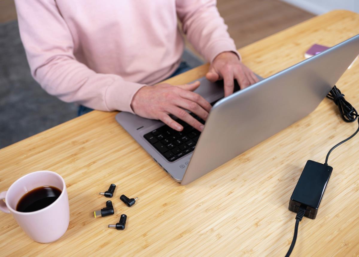 Primo Laptop Charger 45w Black