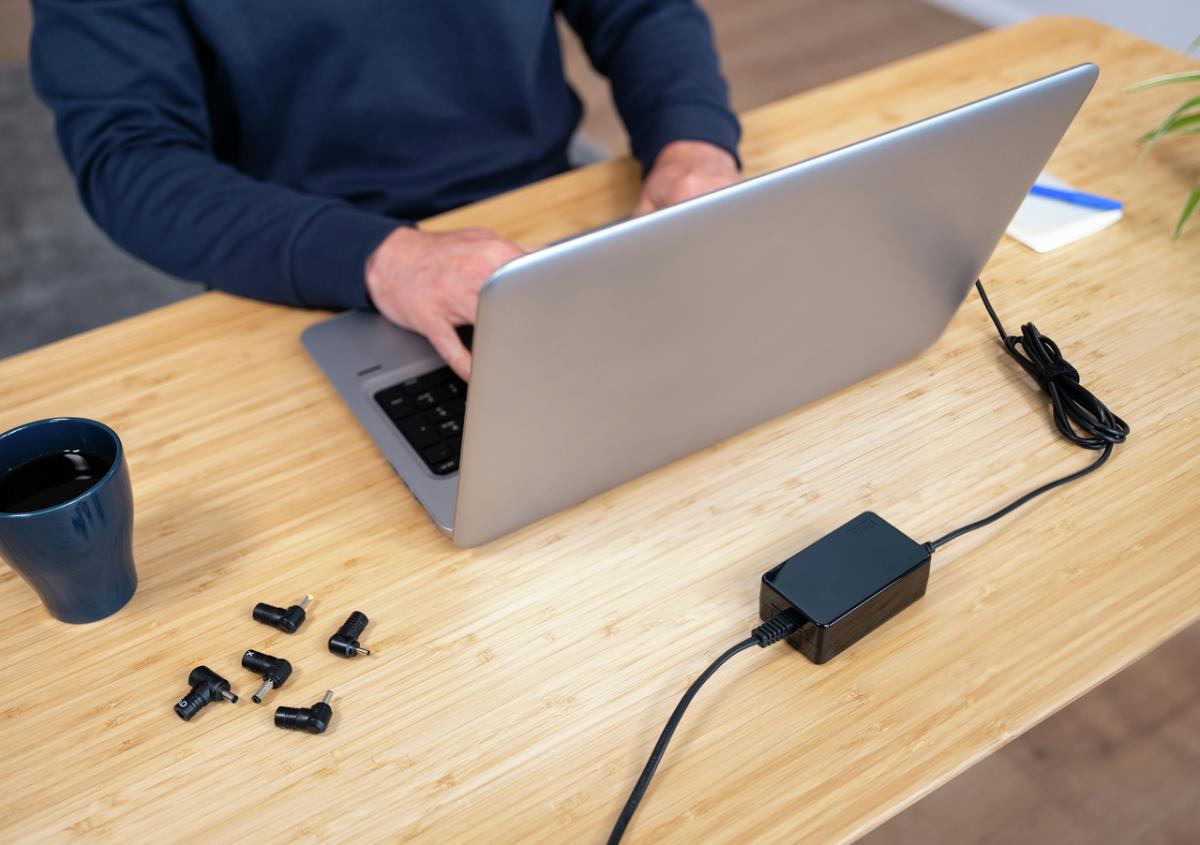 Maxo Laptop Charger 90w Black For Lenovo