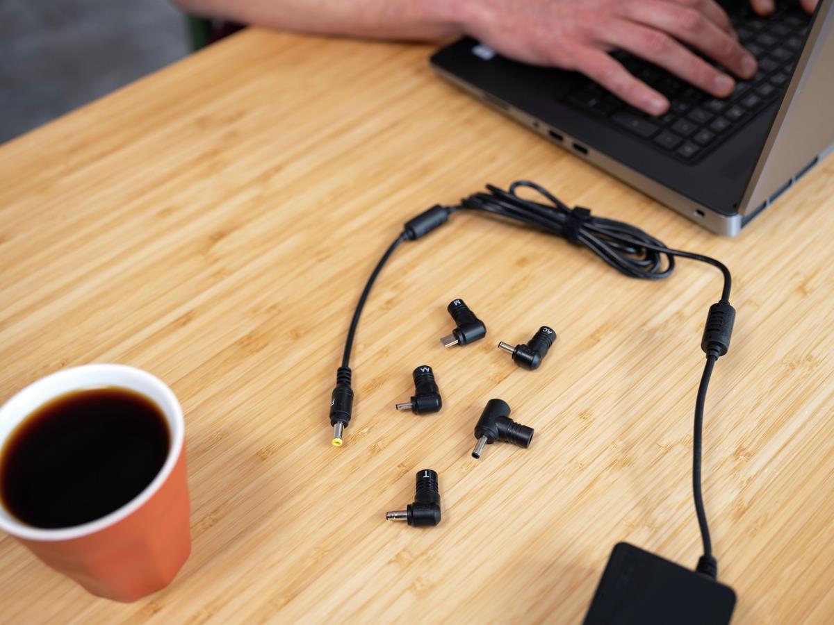 Maxo Laptop Charger 90w Black For Lenovo