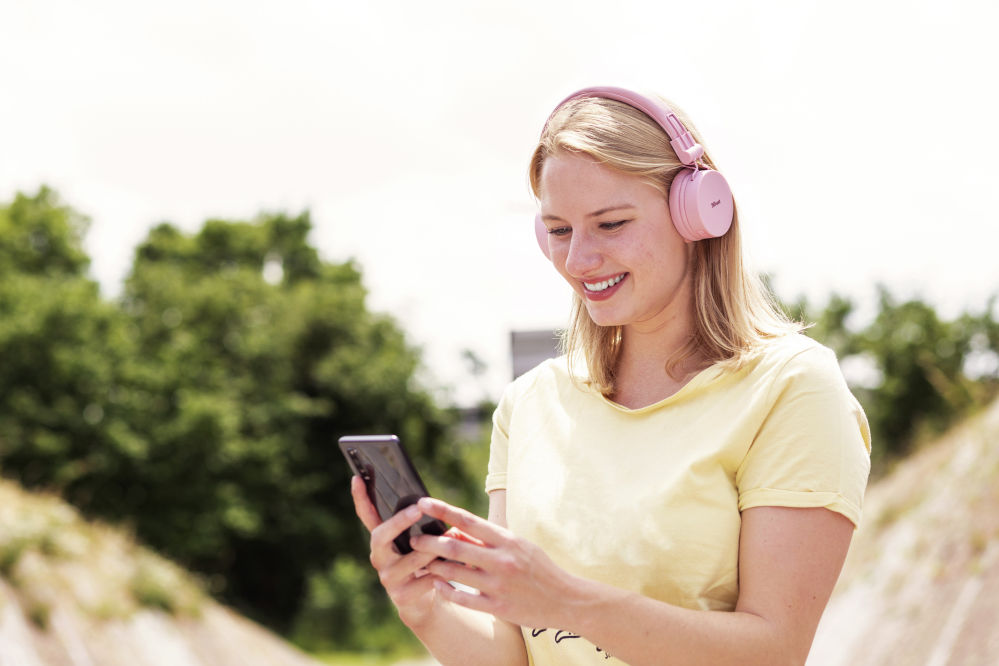 Headphones -  Tones - Wireless Bluetooth - Pink