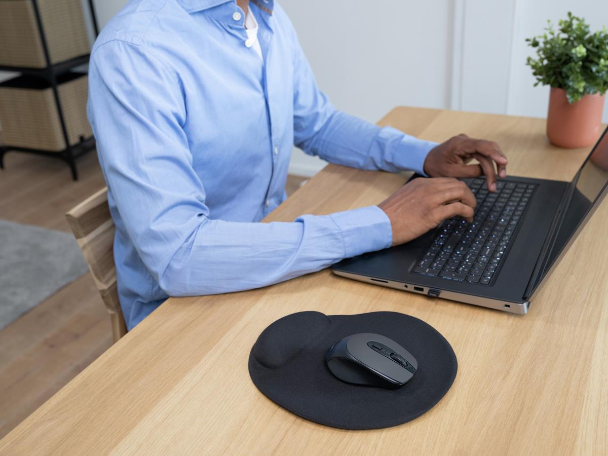 Zaya Rechargeable Wireless Mouse Red