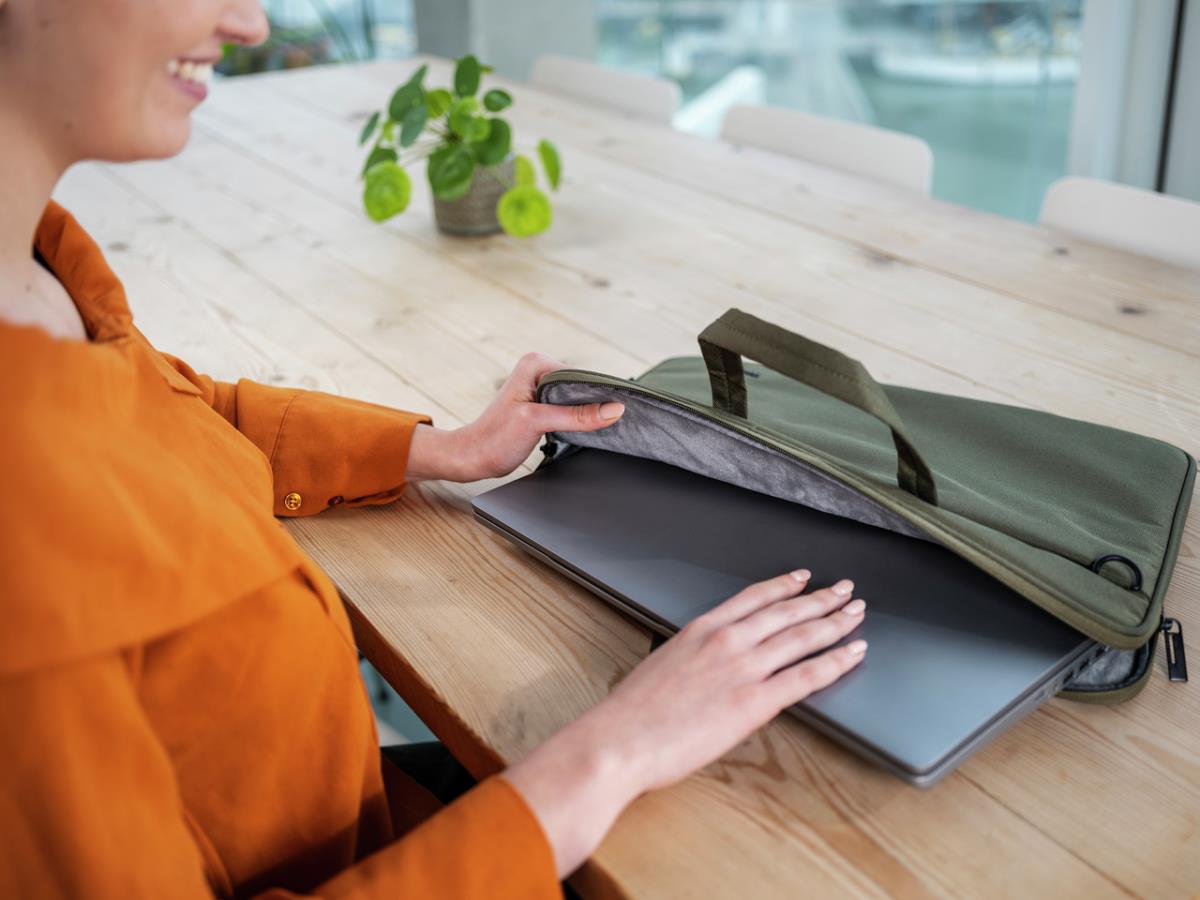 Bologna Slim Laptop Bag For 16in Eco Laptops Green