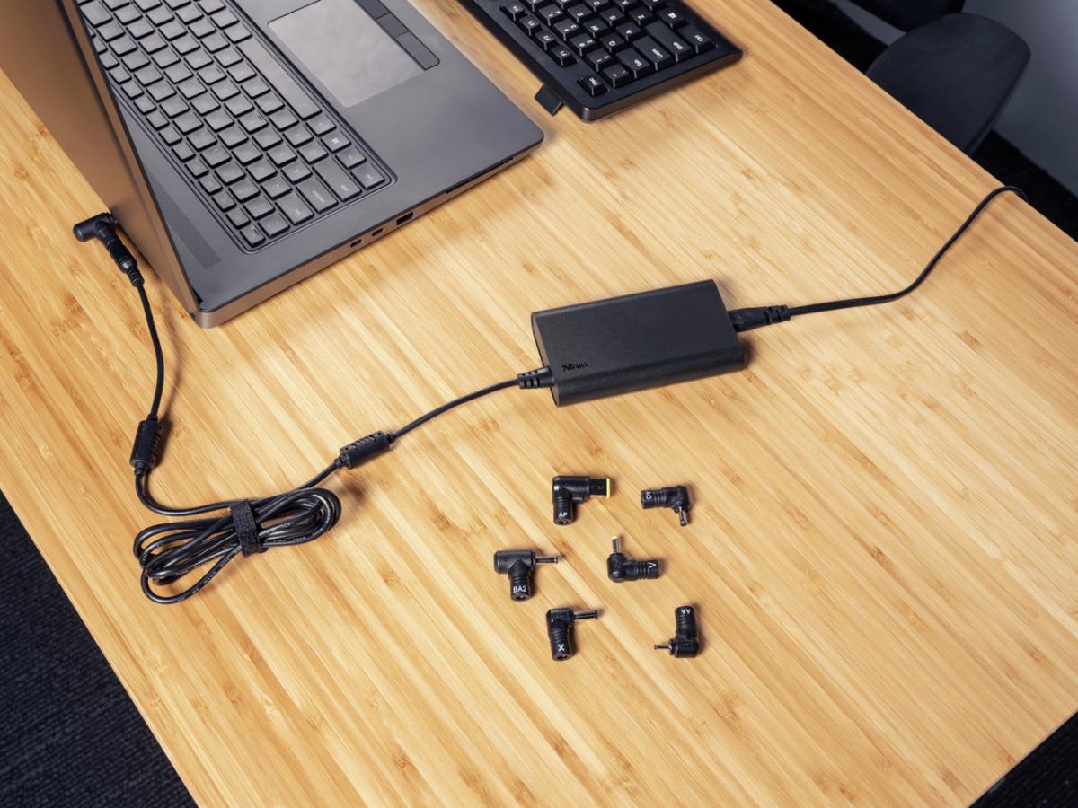 Simo Slim Laptop Charger 70w
