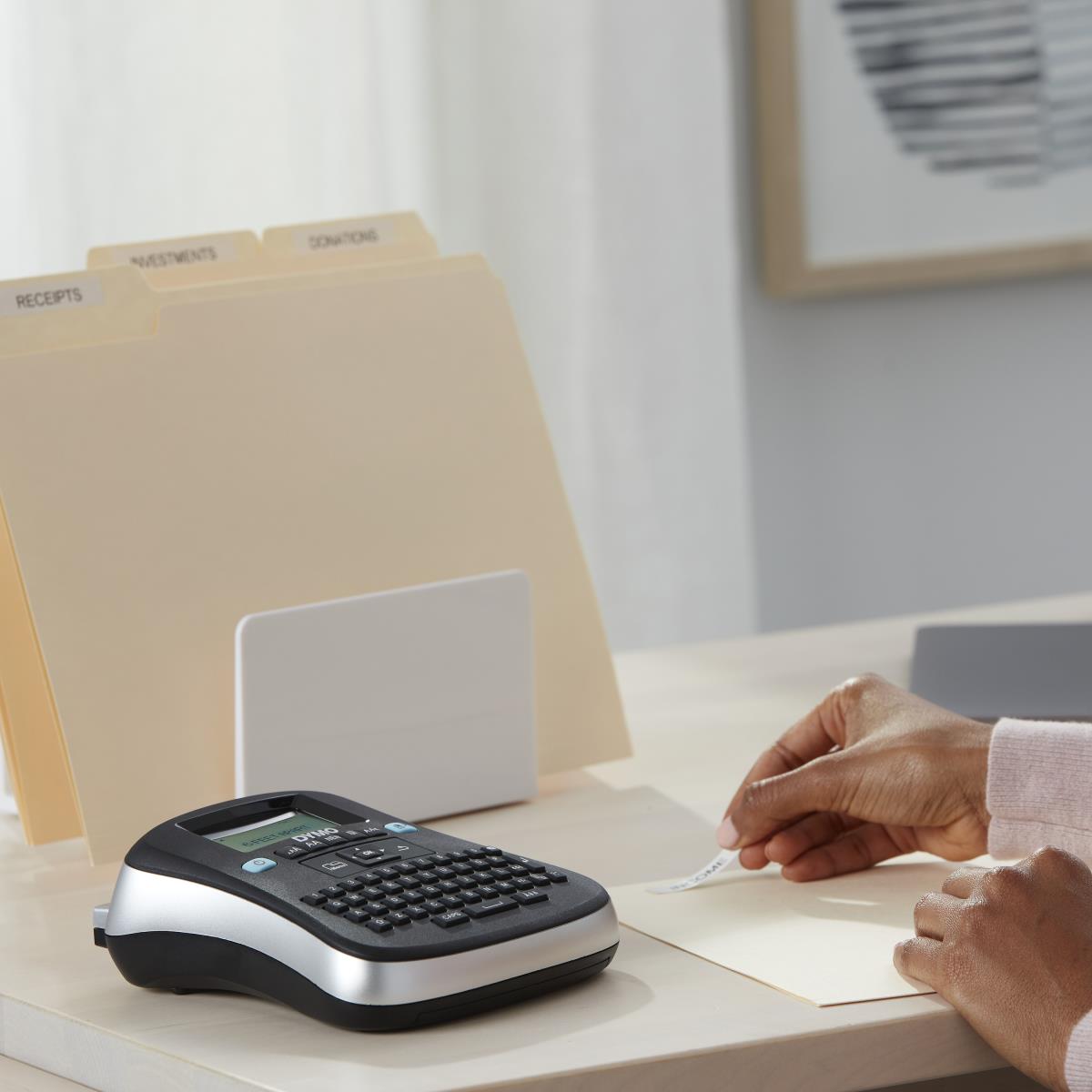 Labelmanager 210d - Label Printer - 12mm - Qwertz