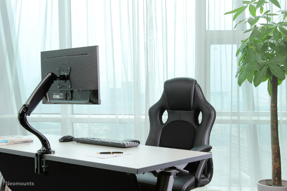 Monitor Mount - Desk - 1 monitor - Full motion - Up to 30in - Black