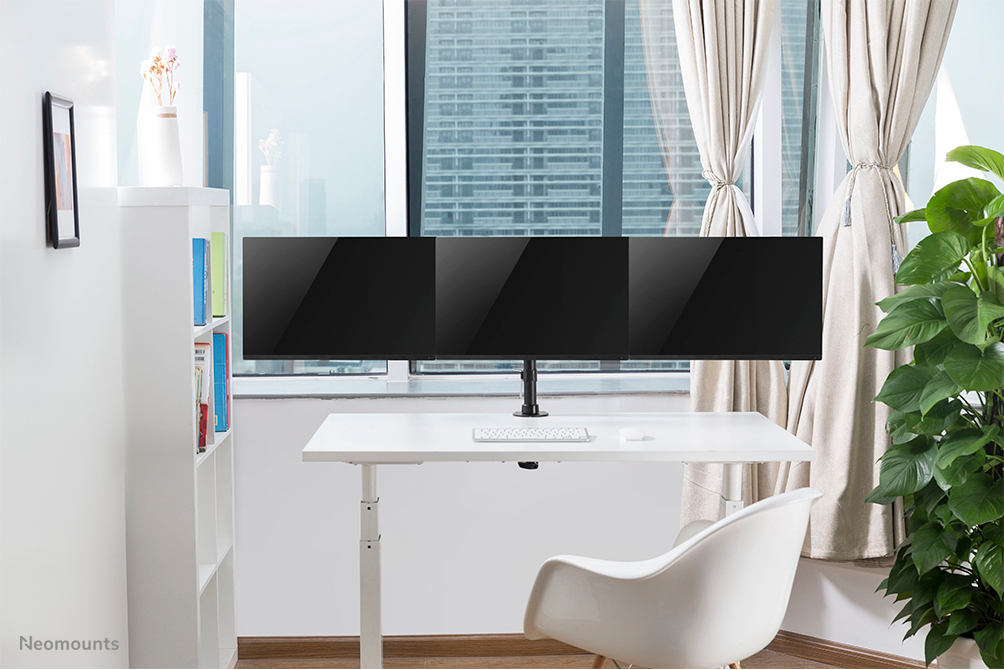 Monitor Mount - Desk - 3 monitor - Tilt/Swivel/Rotate - 10 to 27in - Black
