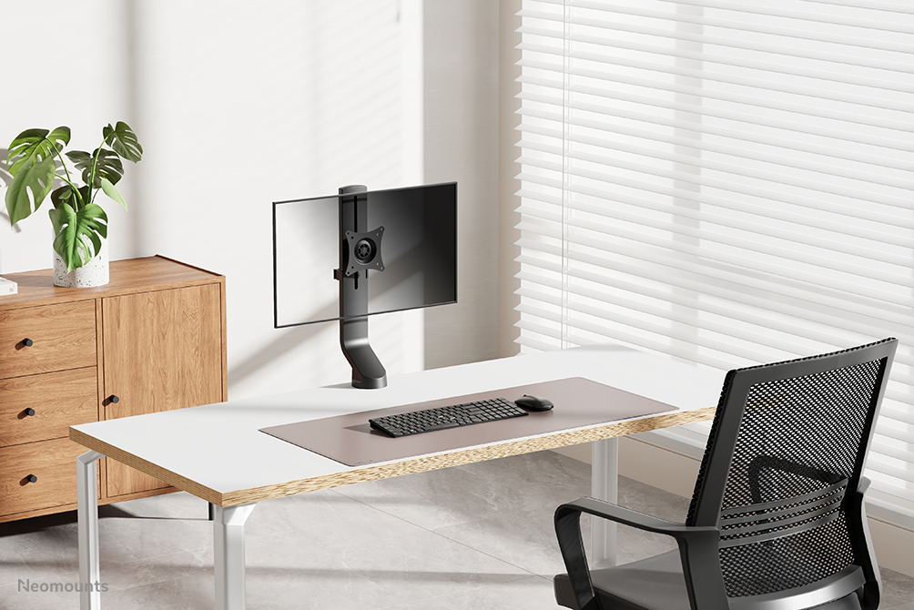 Flat Screen Desk Mount Stylish Tilt/turn/rotate 10-32in Black