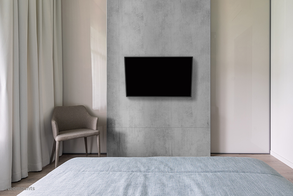 Neomounts Screen Wall Mount (full Motion 3 Pivots Vesa 200x200)