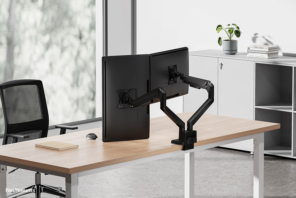 Neomounts Ds70-250bl2 Full Motion Monitor Arm Desk Mount For 17-32in Screens - Black