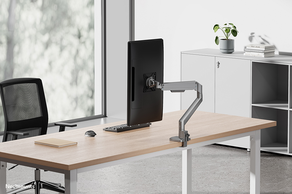 Neomounts Ds70-250sl1 Full Motion Monitor Arm Desk Mount For 17-35in Screens - Silver