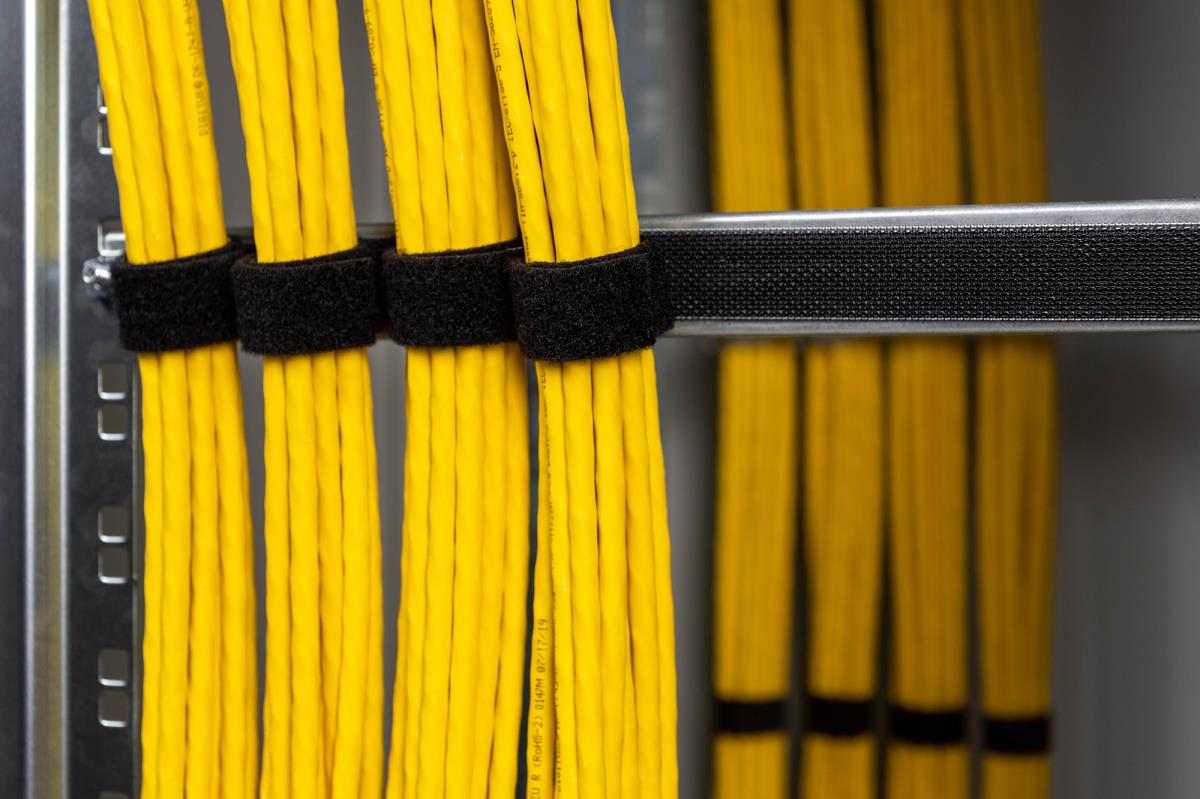 installation cable - CAT 7A - S/FTP - AWG 22/1 simplex - 1000m - yellow - B2ca