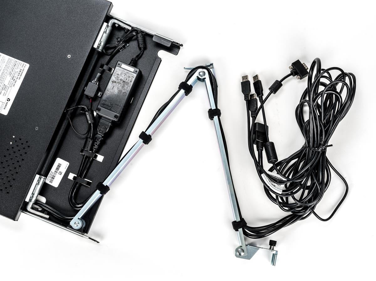 Local Rack Access (LRA) Console 18.5in LCD USB-KB 2USB PASS-GER