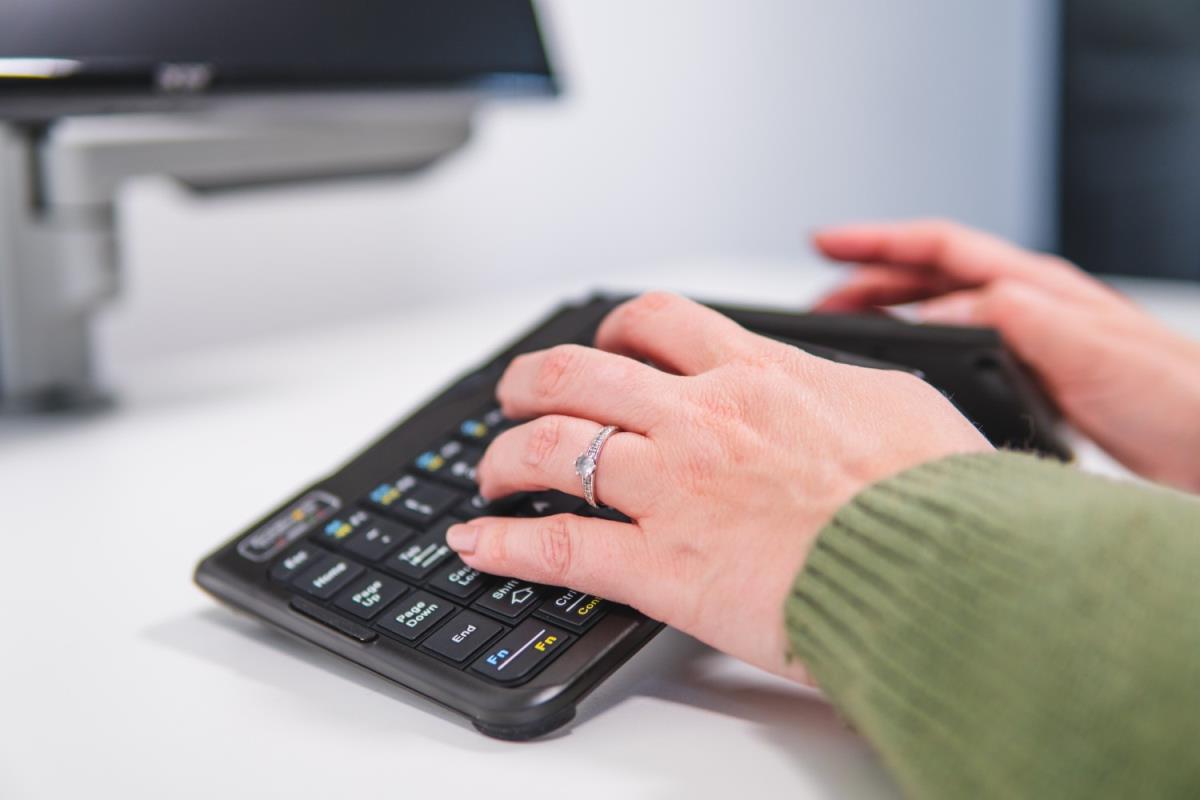 Goldtouch Travel Go Bluetooth Keyboard Qwerty Us