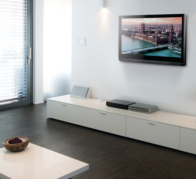 Ultra-slim Universal Flat Screen Wall Mo