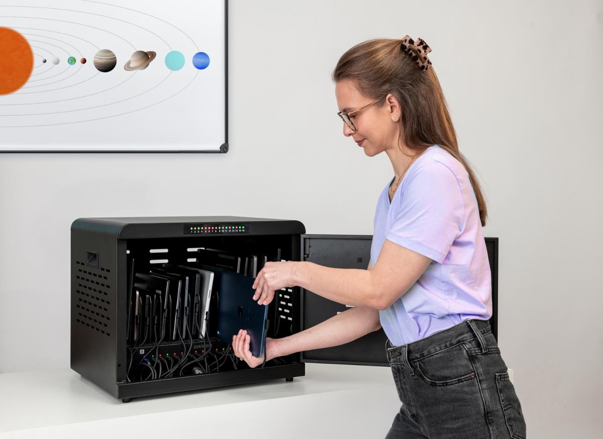 Charging & Locking Cabinet for 16 Notebo