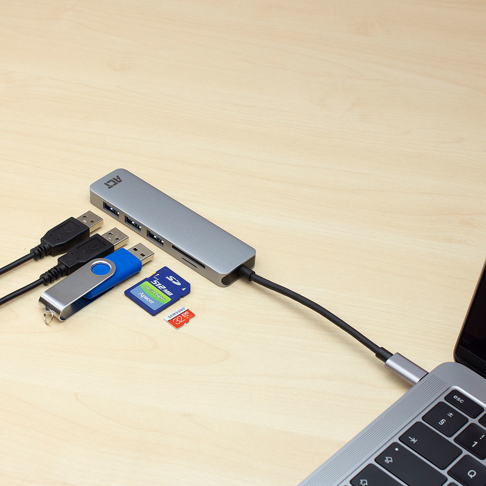 USB-C Hub Card Reader 3xUSB A F 0.15m
