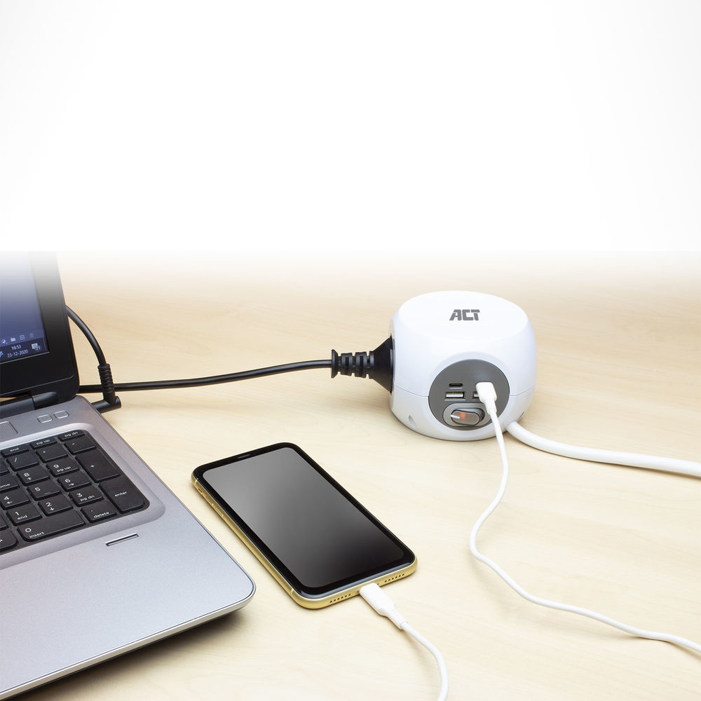 Power Socket Cube (PDU) with 3 Sockets Type E USB-C/USB-A Ports 1.5m
