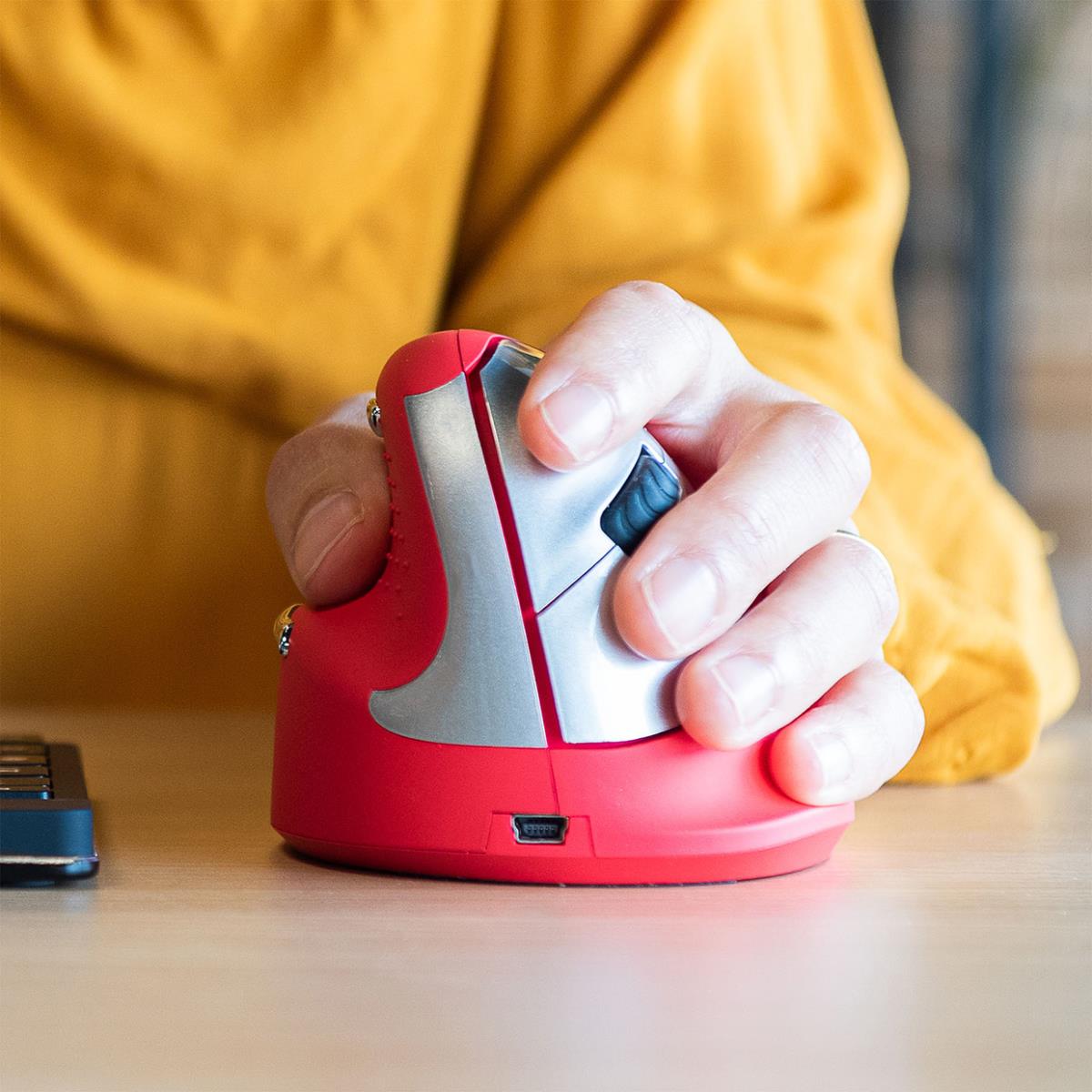 He Sport Ergonomic Mouse Left Handed Bluetooth Red