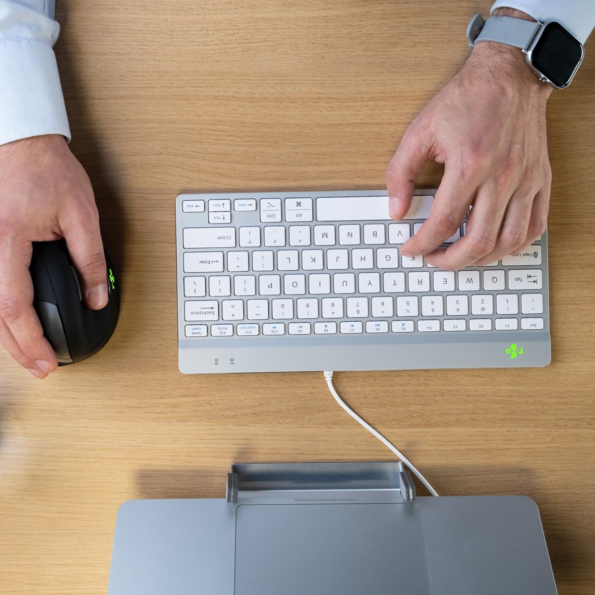 Compact Break Ergonomic - Keyboard - Wired - White - Qwerty Us