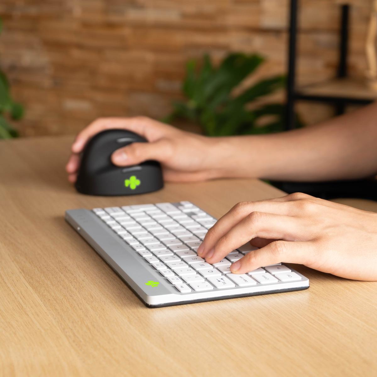 Compact Break Ergonomic - Keyboard - Wireless - White - Qwerty Us