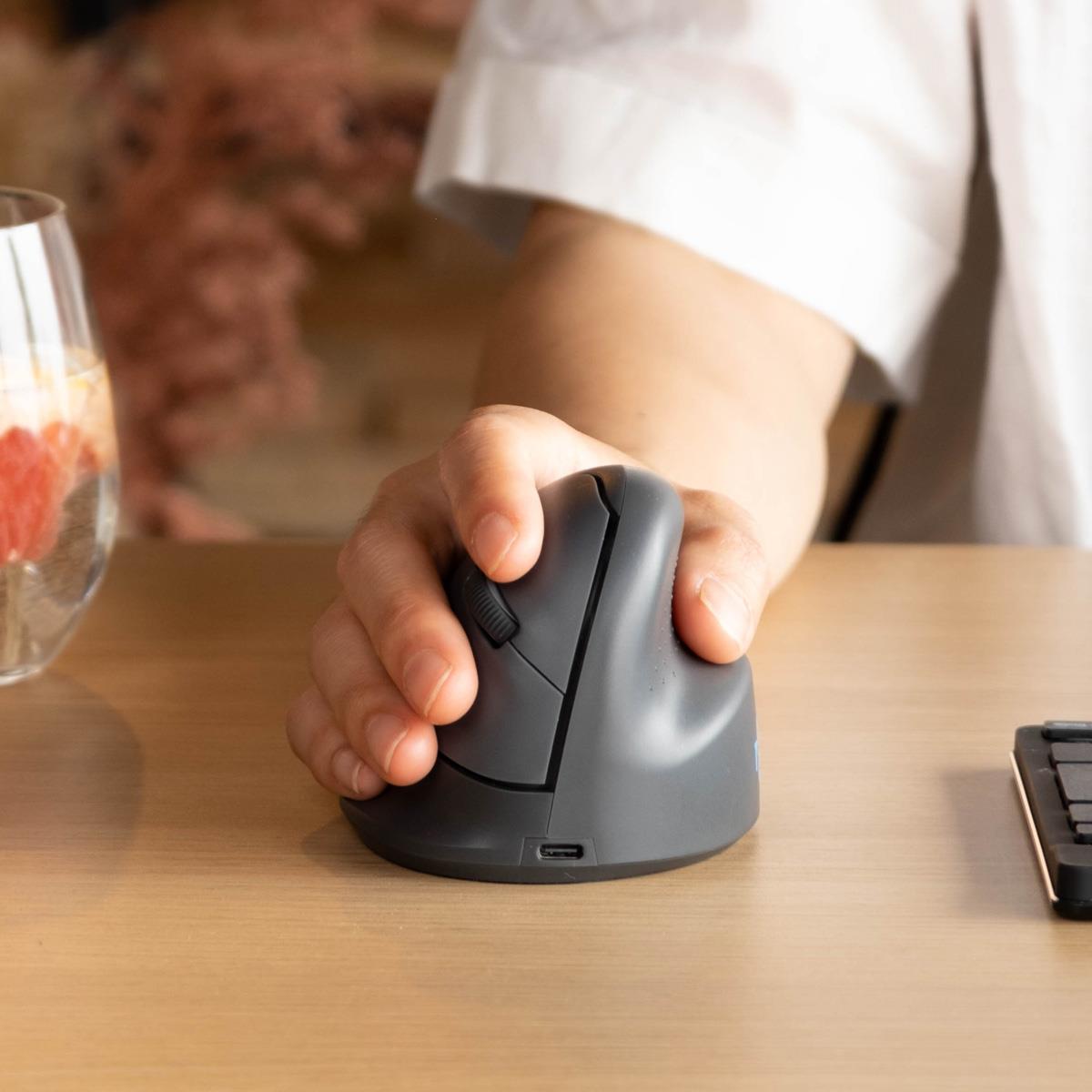 He Basic Vertical Mouse - Ergonomic Mouse - Right Handed - Medium - Wireless