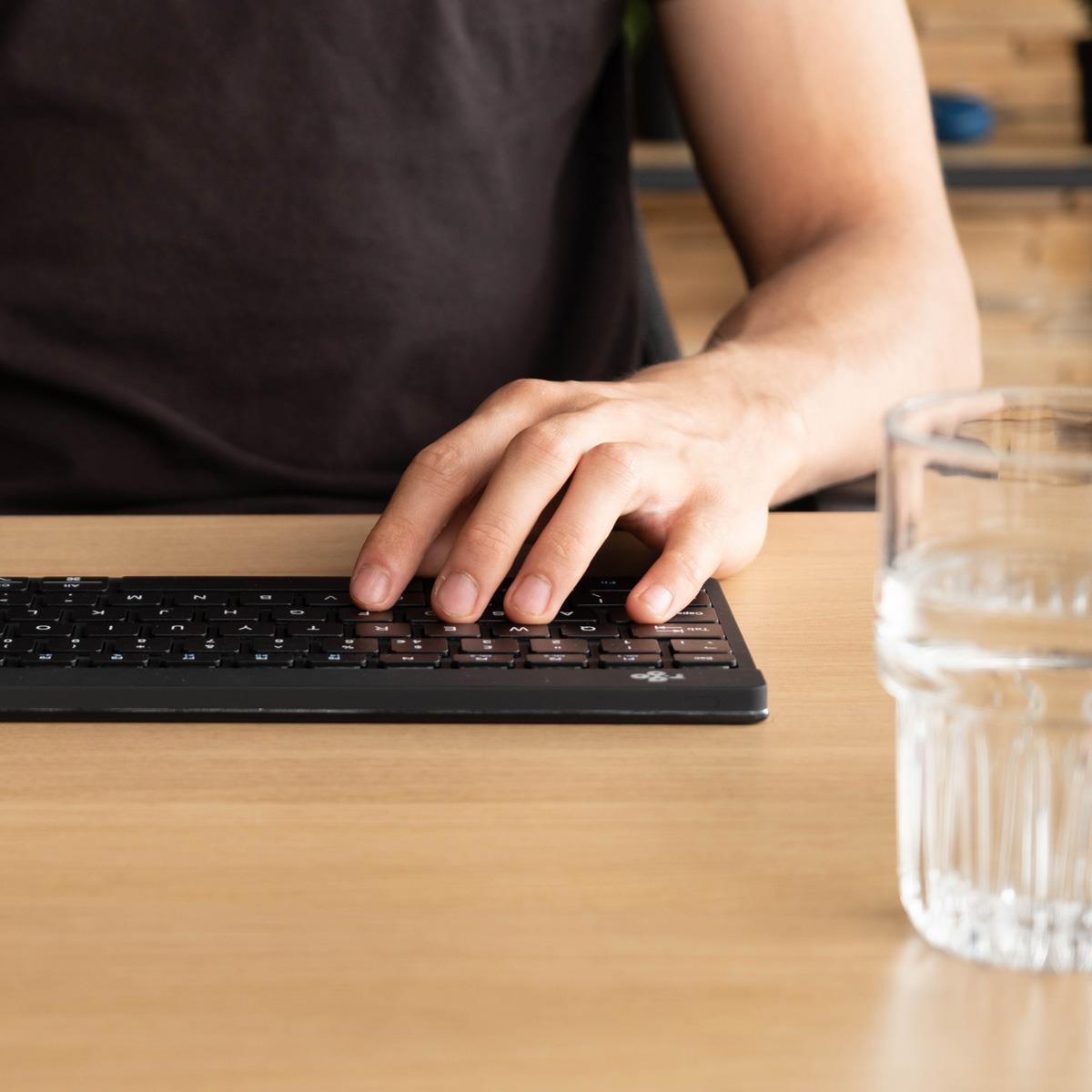 Ergonomic Kb Comp Qwerty(it) wireless Black