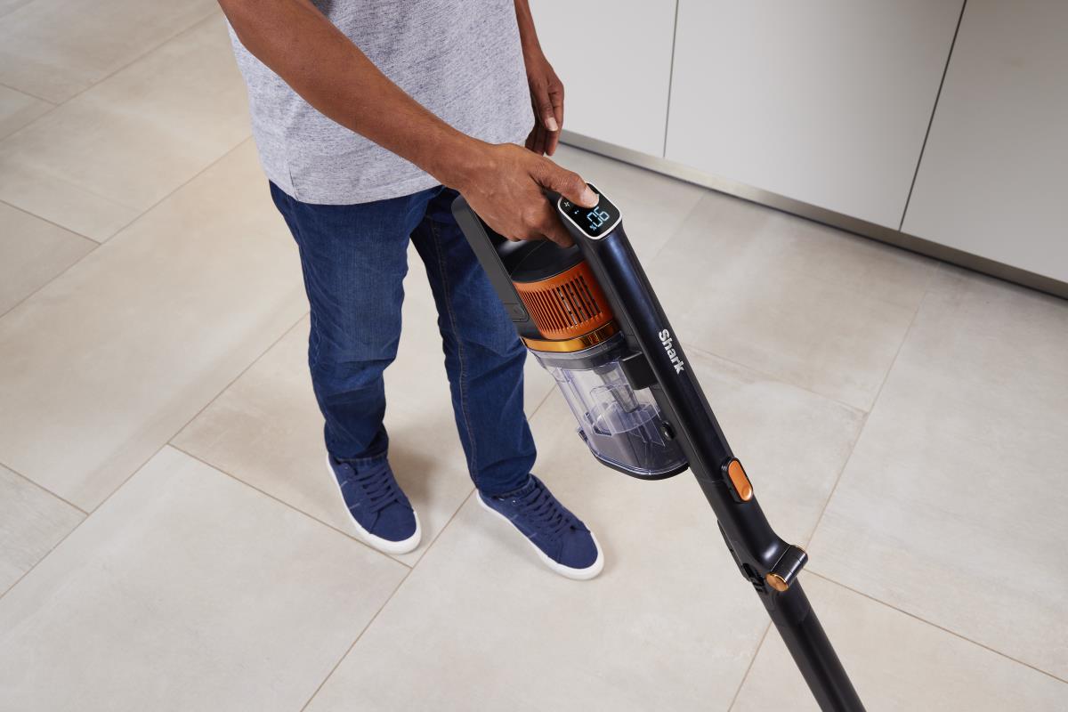 Shark Cordless Vacuum With Anti Hair-wrap Powerfins Technology And Flexology