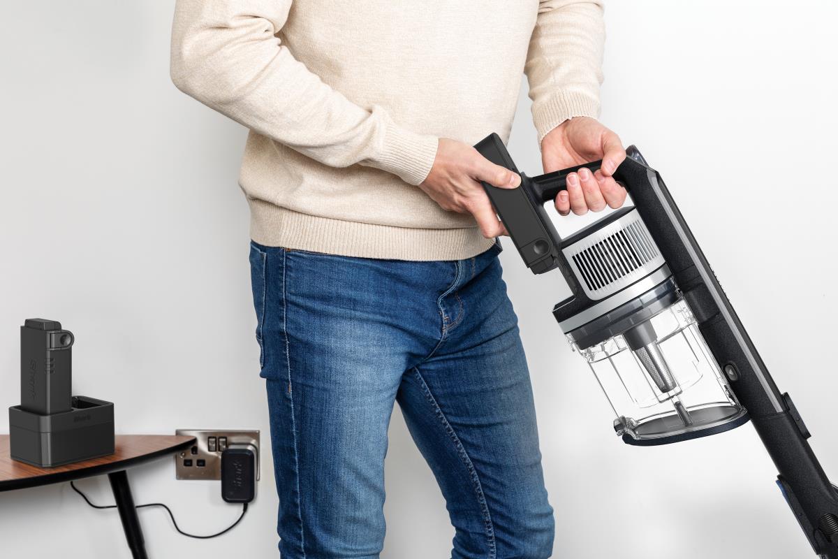 Shark Cordless Vacuum With Anti Hair-wrap Powerfins Technology And Flexology Truepet