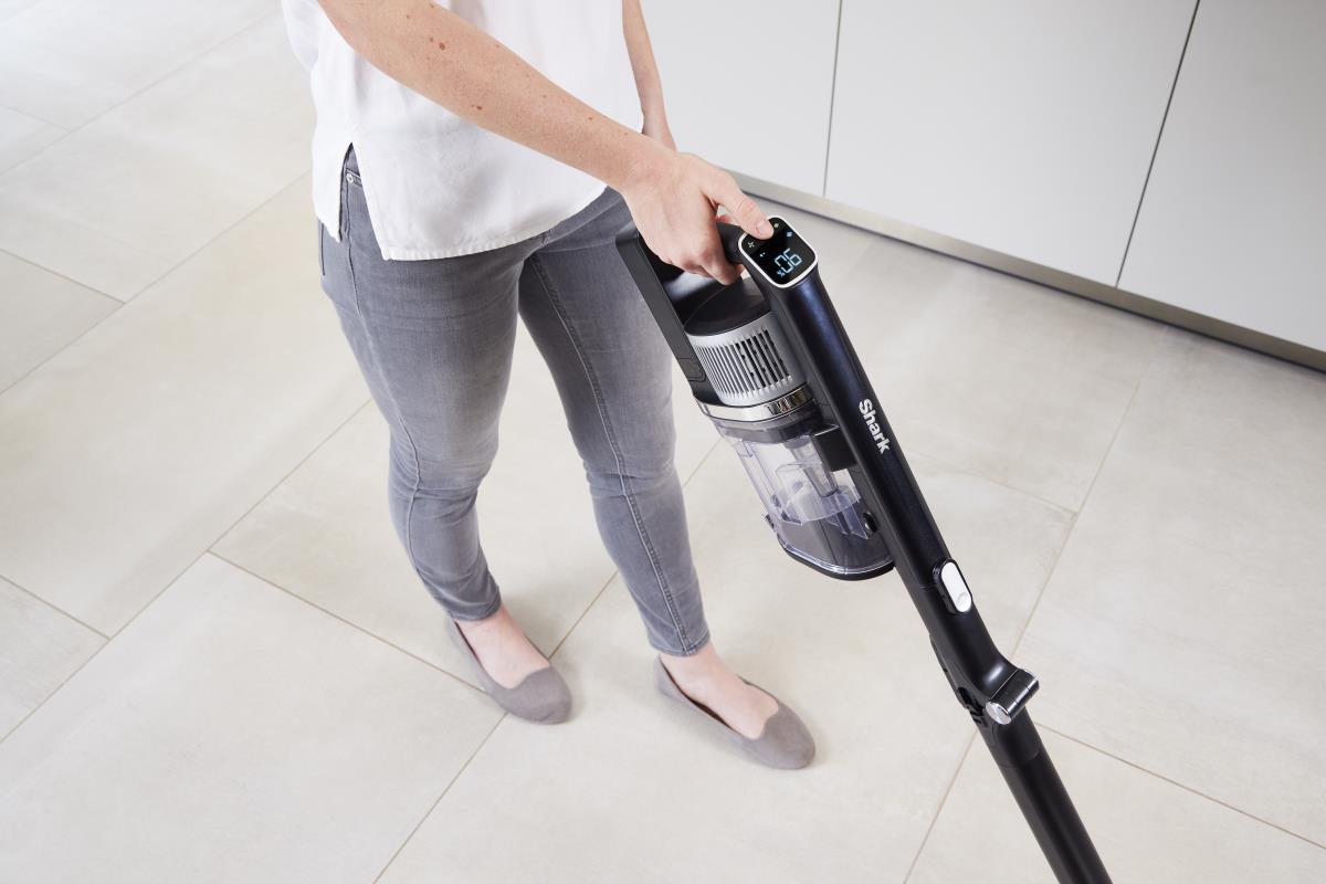Shark Cordless Vacuum With Anti Hair-wrap Powerfins Technology And Flexology Truepet