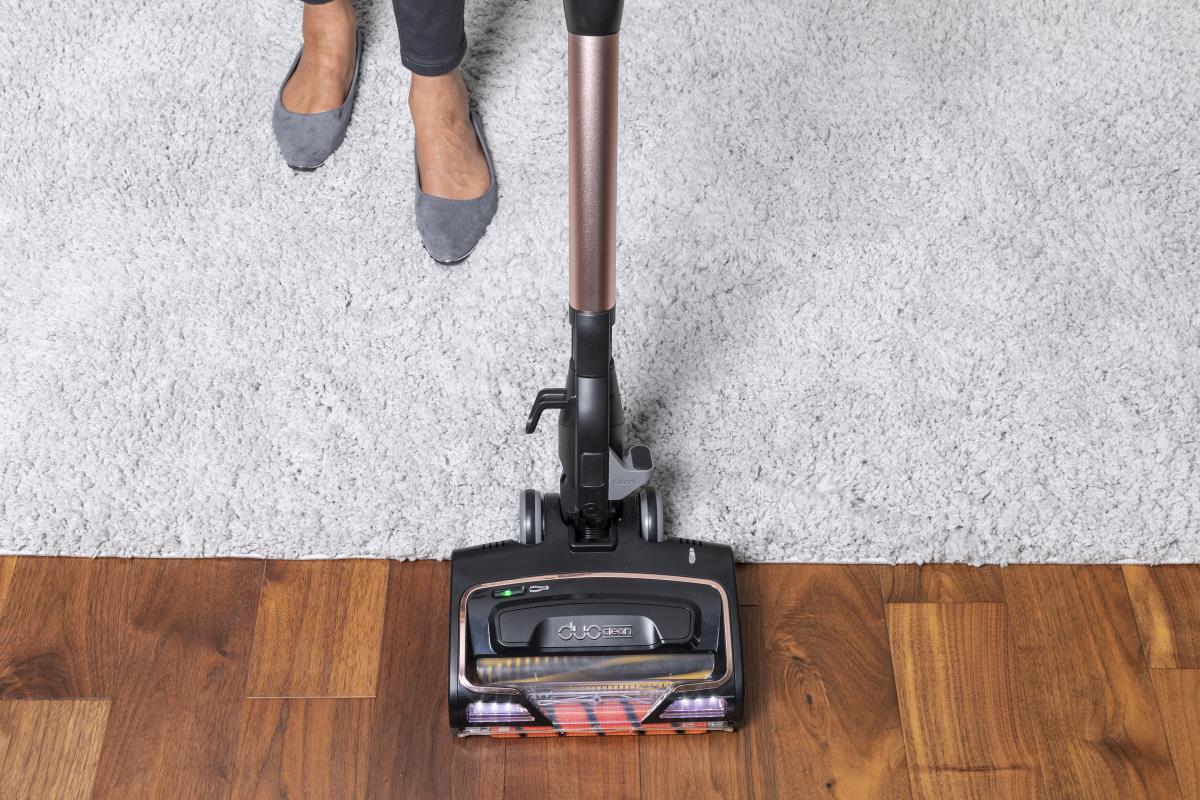 Corded Vacuum With Anti Hair Wrap Technology And Flexology Cord Lenght 8m   Duo Clean Brush And Tr