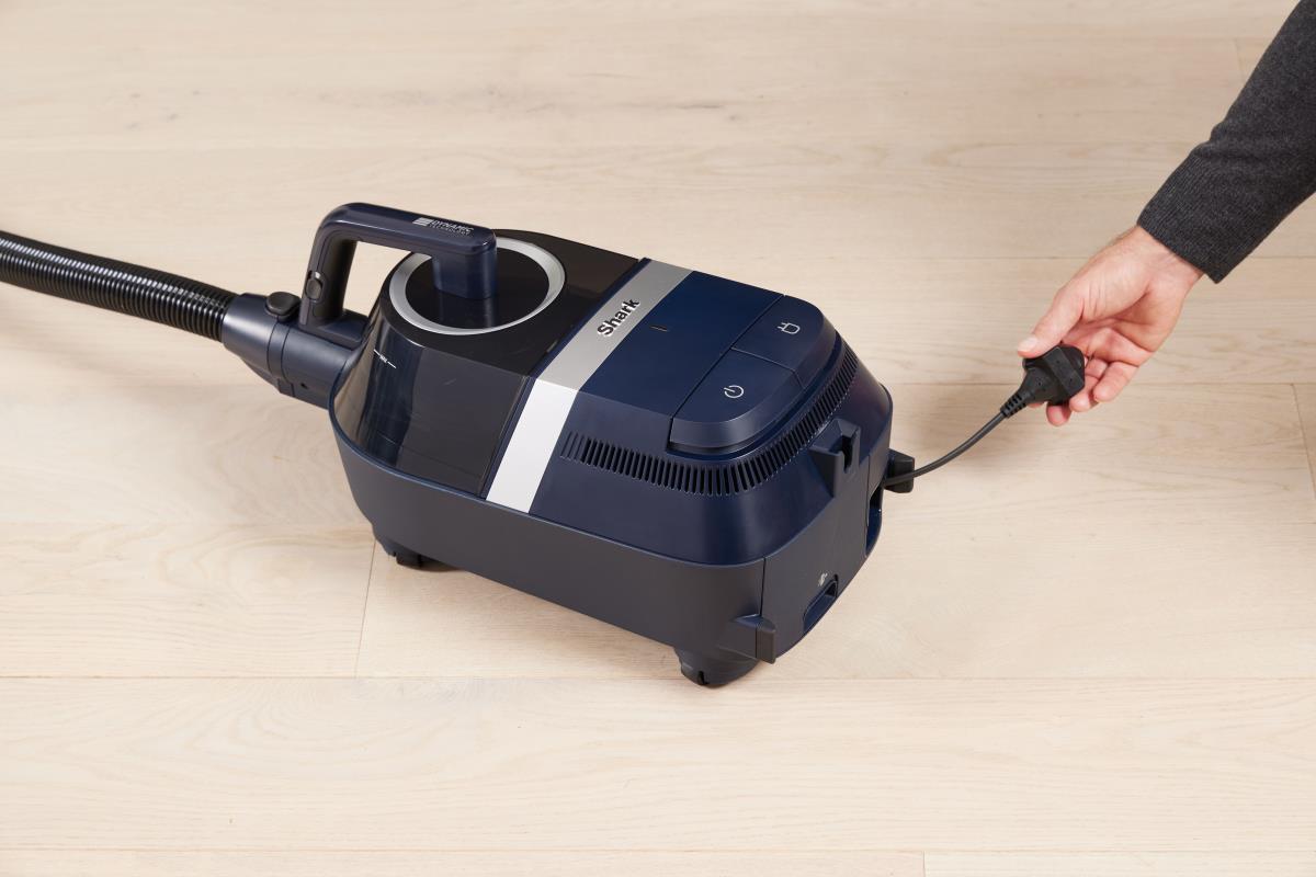 Shark Bagless Cylinder Vacuum Cleaner - Pet Model. With Anti Hair Wrap