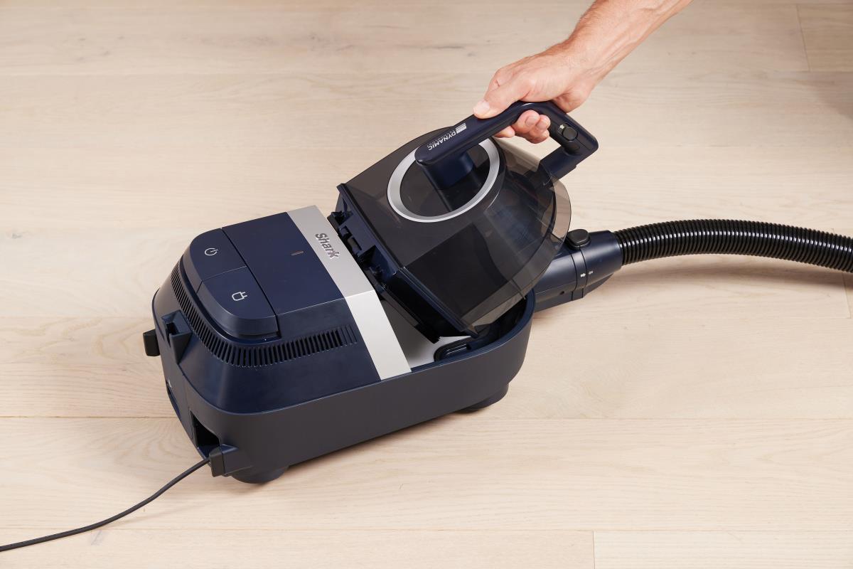 Shark Bagless Cylinder Vacuum Cleaner - Pet Model. With Anti Hair Wrap