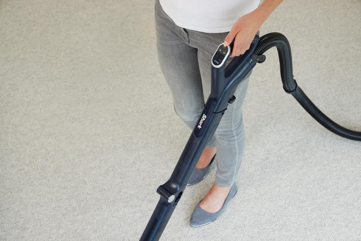 Shark Bagless Cylinder Vacuum Cleaner - Pet Model. With Anti Hair Wrap
