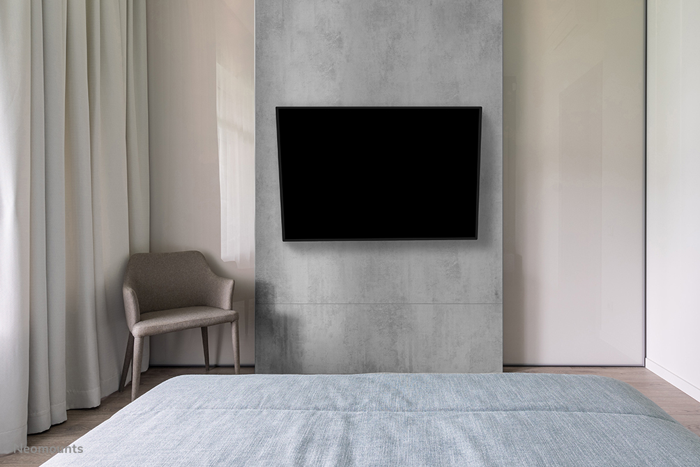 Tv Mount - Wall - Full Motion - 40in To 65in - Black